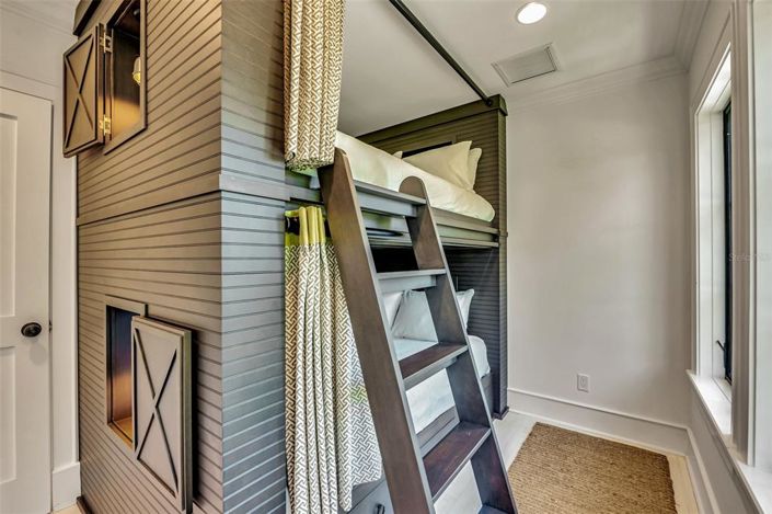 Image No.42-5 Bed Property for sale