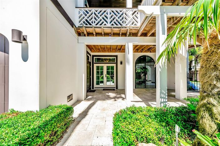 Image No.46-5 Bed Property for sale