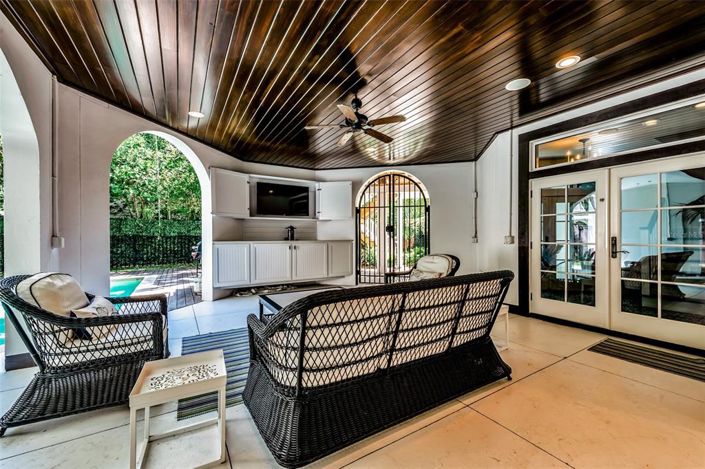 Image No.48-5 Bed Property for sale