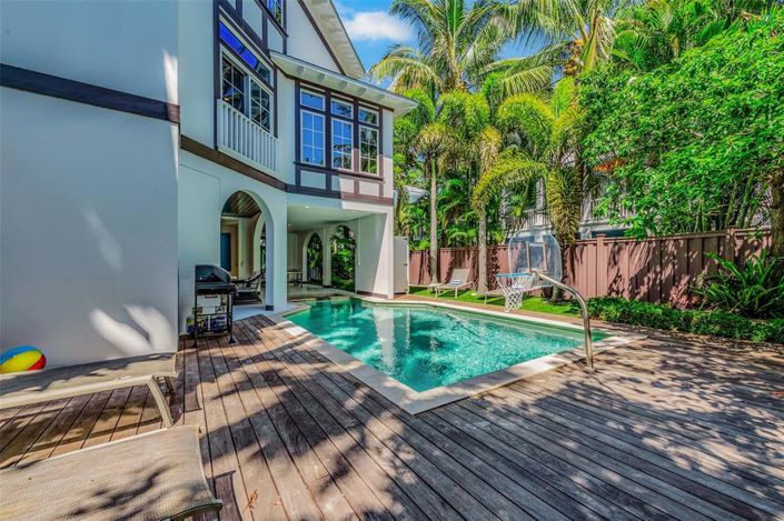 Image No.53-5 Bed Property for sale