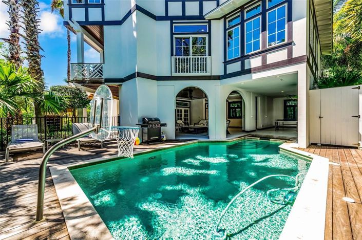 Image No.54-5 Bed Property for sale