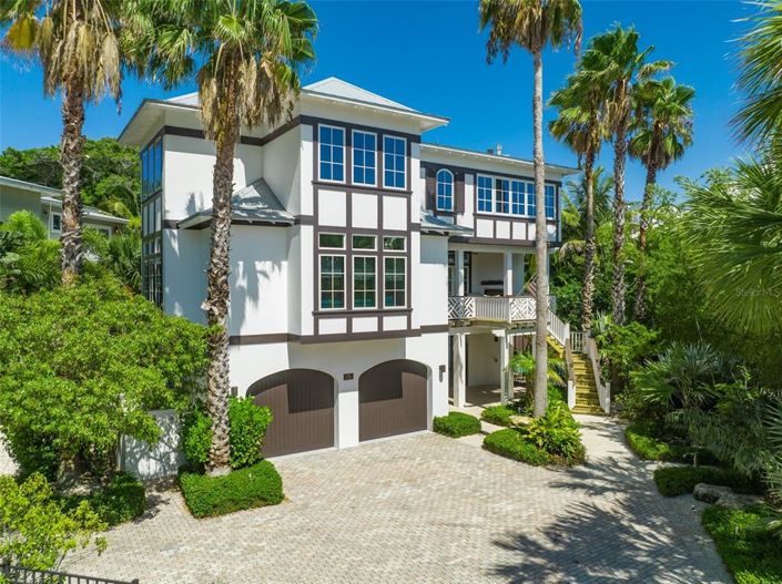 Image No.55-5 Bed Property for sale