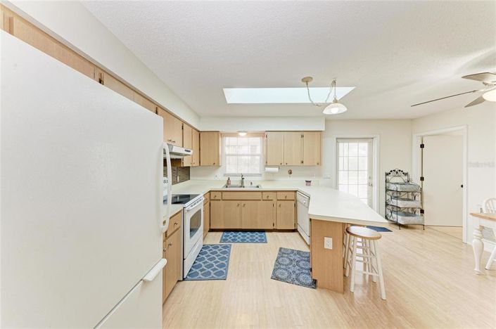 Image No.16-2 Bed Property for sale