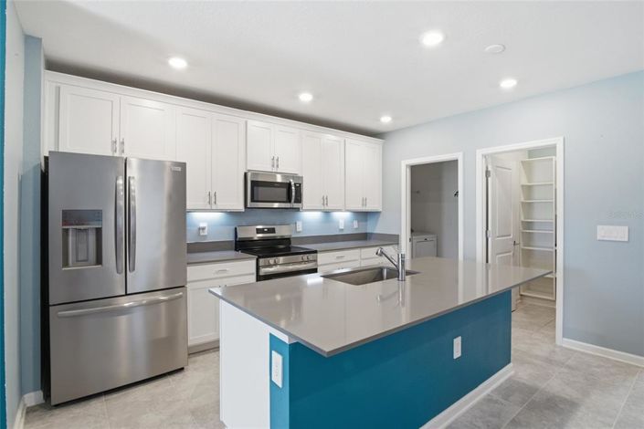 Image No.9-5 Bed Property for sale