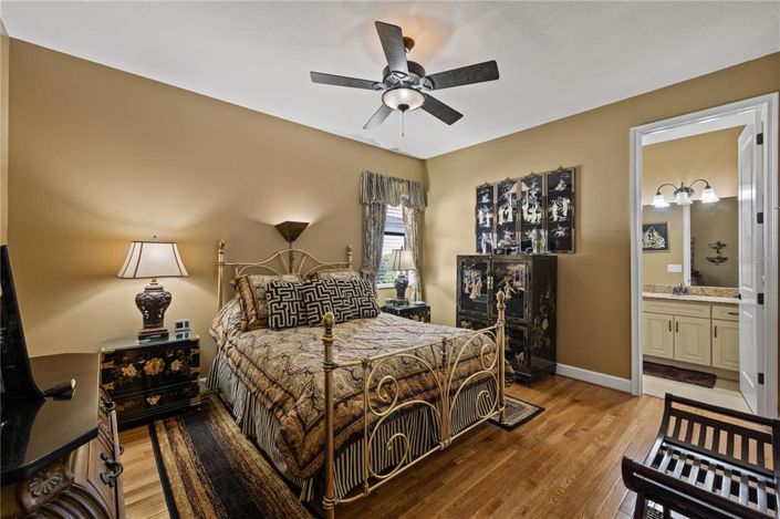 Image No.24-4 Bed Property for sale