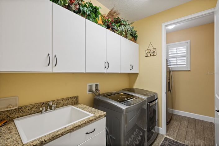 Image No.28-4 Bed Property for sale