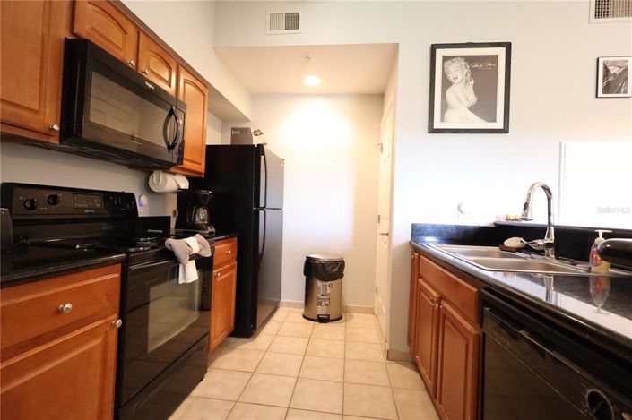 Image No.10-2 Bed Property for sale