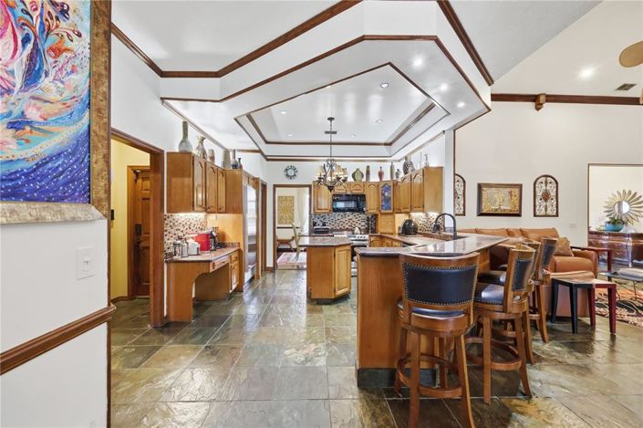 Image No.19-4 Bed Property for sale