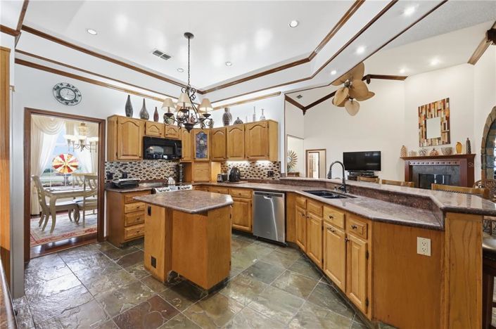 Image No.20-4 Bed Property for sale