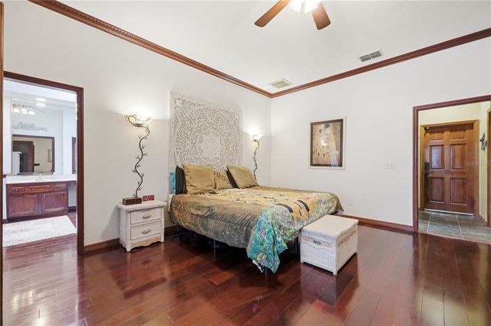 Image No.30-4 Bed Property for sale