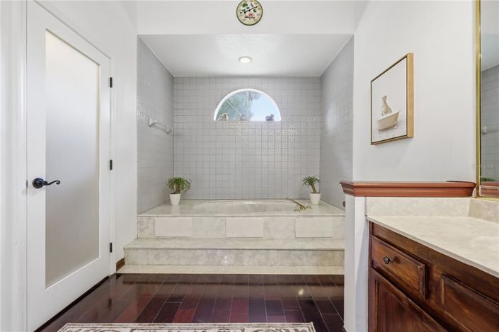 Image No.34-4 Bed Property for sale