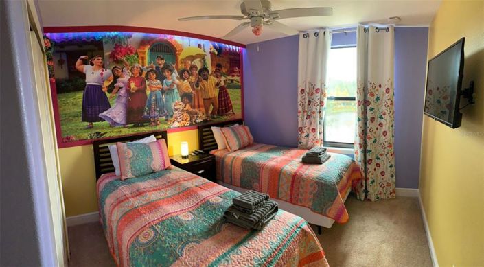 Image No.12-4 Bed Townhouse for sale