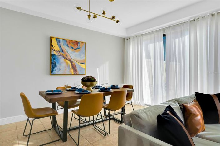 Image No.14-4 Bed Townhouse for sale