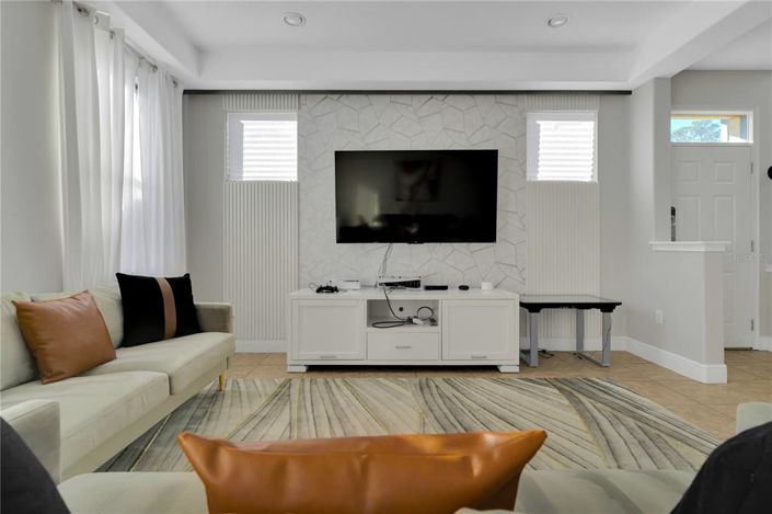 Image No.20-4 Bed Townhouse for sale