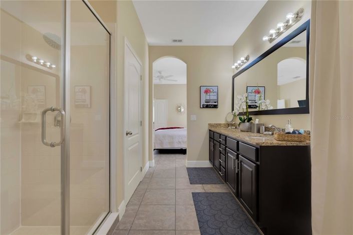 Image No.21-4 Bed Townhouse for sale