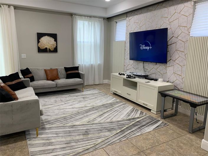 Image No.25-4 Bed Townhouse for sale