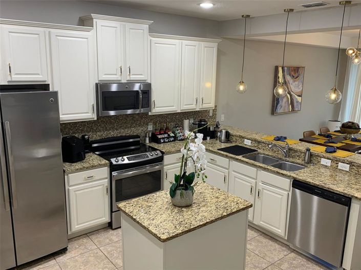 Image No.28-4 Bed Townhouse for sale