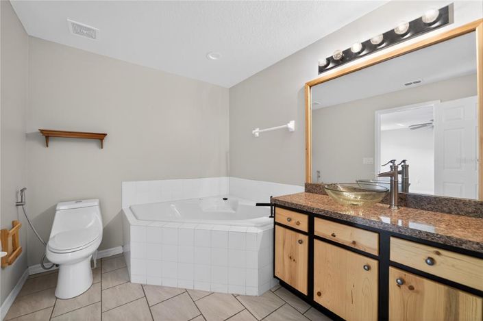 Image No.13-3 Bed Property for sale