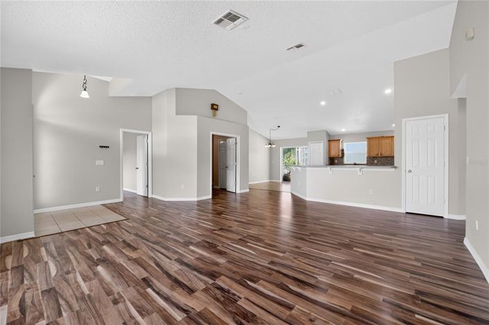 Image No.5-3 Bed Property for sale