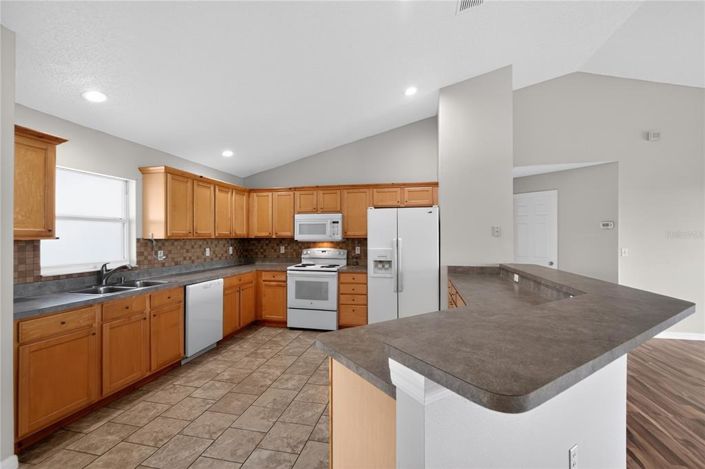 Image No.9-3 Bed Property for sale