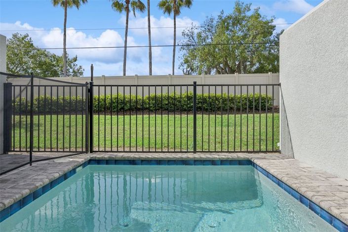 Image No.35-4 Bed Townhouse for sale