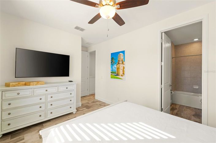 Image No.28-3 Bed Townhouse for sale