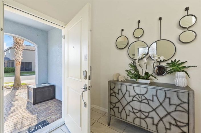 Image No.13-6 Bed Property for sale