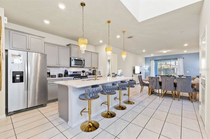 Image No.15-6 Bed Property for sale