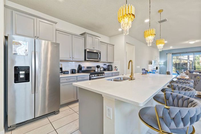 Image No.18-6 Bed Property for sale