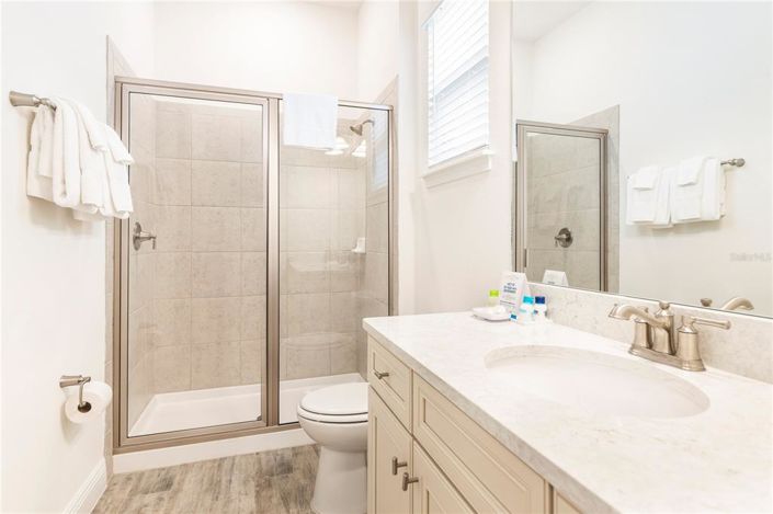 Image No.10-3 Bed Property for sale