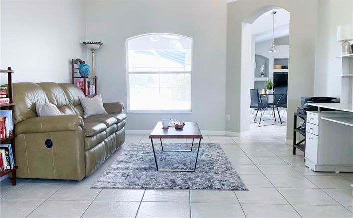 Image No.12-5 Bed Property for sale