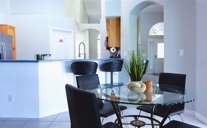 Image No.8-5 Bed Property for sale