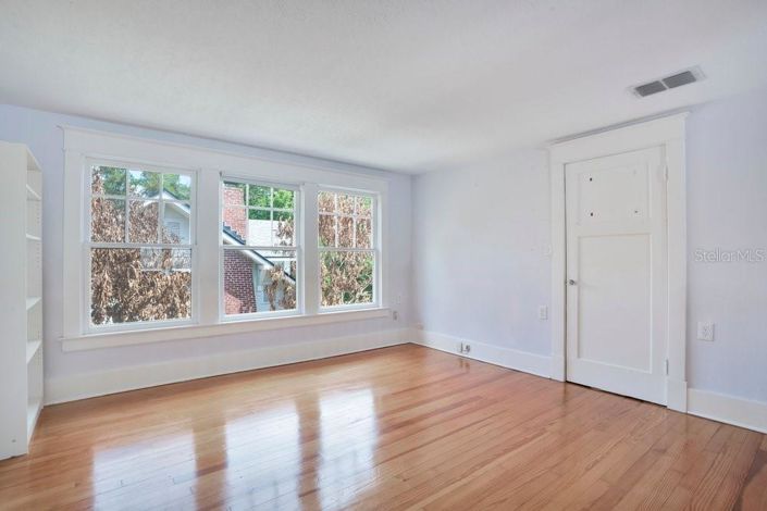 Image No.21-4 Bed Property for sale