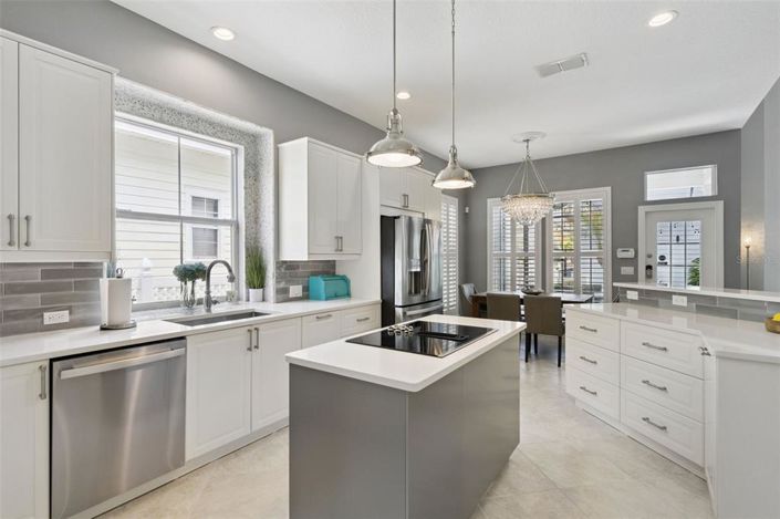 Image No.18-6 Bed Property for sale