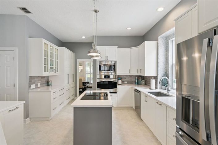 Image No.21-6 Bed Property for sale