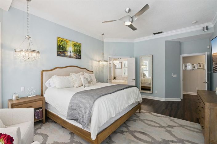 Image No.24-6 Bed Property for sale