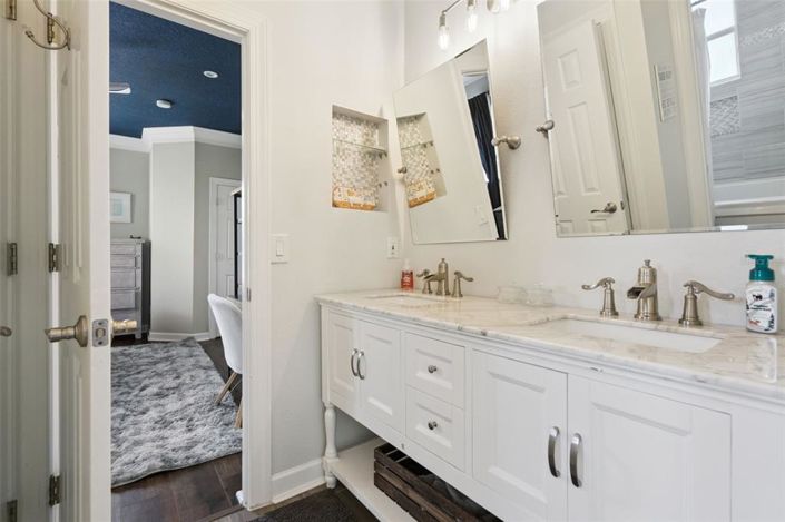 Image No.35-6 Bed Property for sale