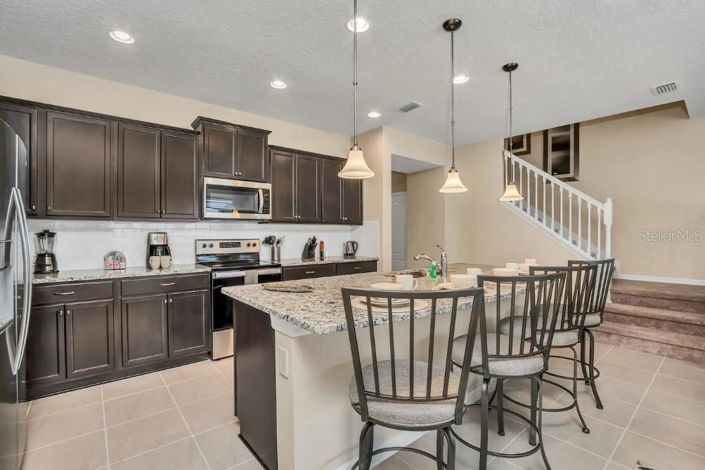 Image No.25-5 Bed Townhouse for sale