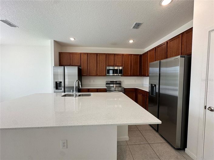 Image No.41-6 Bed Property for sale