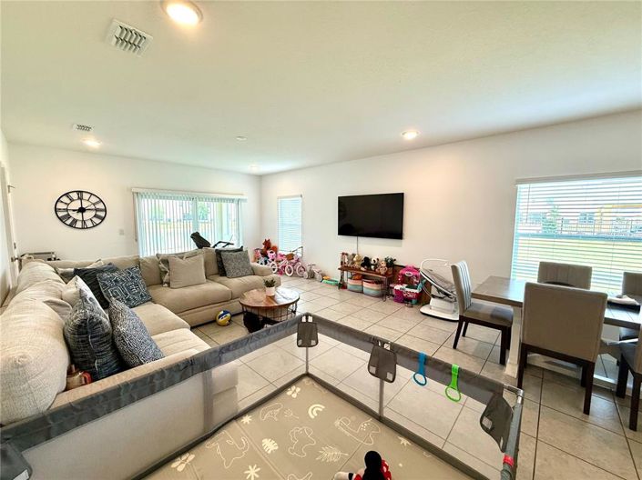 Image No.9-3 Bed Townhouse for sale