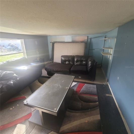 Image No.2-8 Bed Property for sale