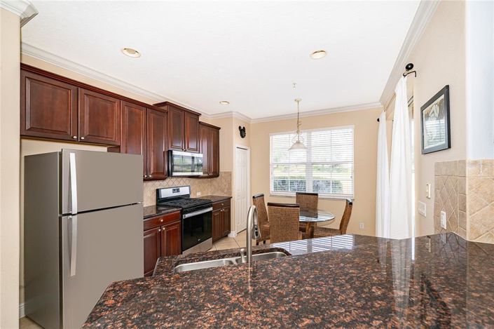 Image No.9-3 Bed Townhouse for sale