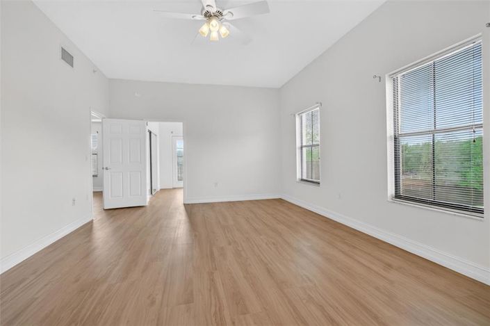 Image No.11-3 Bed Property for sale