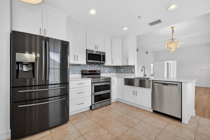 Image No.17-3 Bed Property for sale