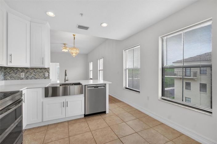 Image No.19-3 Bed Property for sale