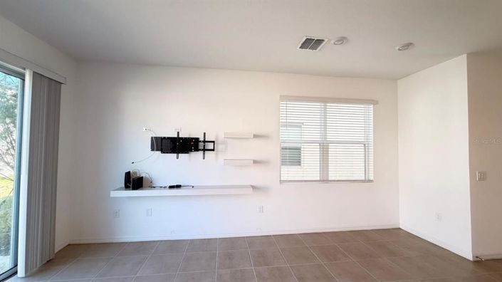 Image No.12-3 Bed Townhouse for sale