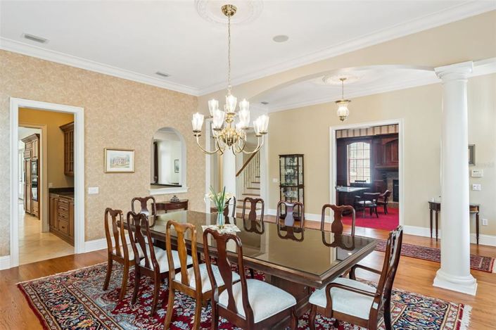 Image No.10-6 Bed Property for sale