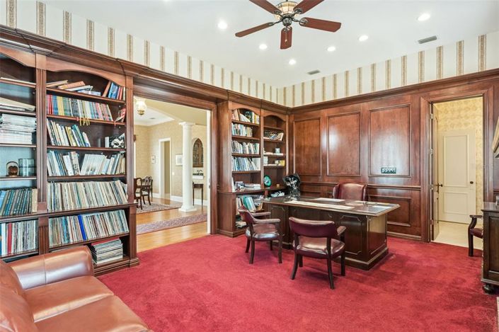 Image No.12-6 Bed Property for sale