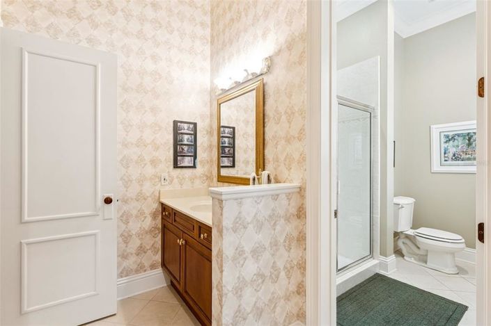 Image No.16-6 Bed Property for sale