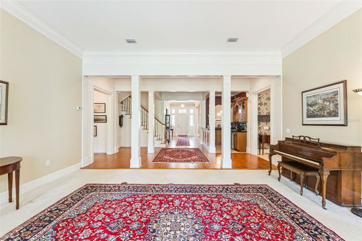 Image No.19-6 Bed Property for sale